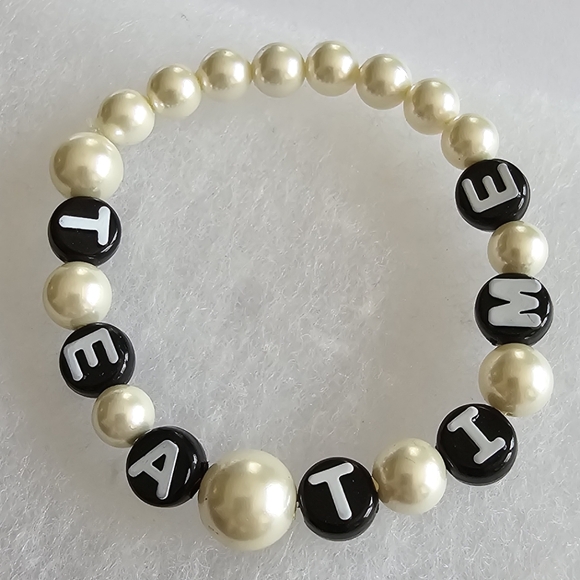 Handmade "Tea Time" bracelet beaded pearl pearlcore word gossip - Picture 1 of 13